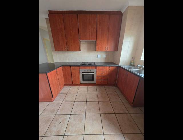 2 BEDROOM PROPERTY TO RENT IN SONNEVELD